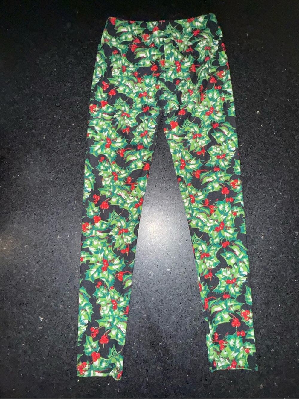 RARE LuLaRoe RED GREEN HOLIDAY Holly & Berries Print Leggings ONE SIZE PERFECT